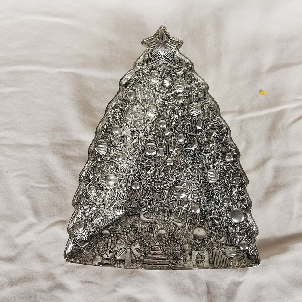 International Silver Co Christmas Tree Tray OS Silver Excellent Relief Design